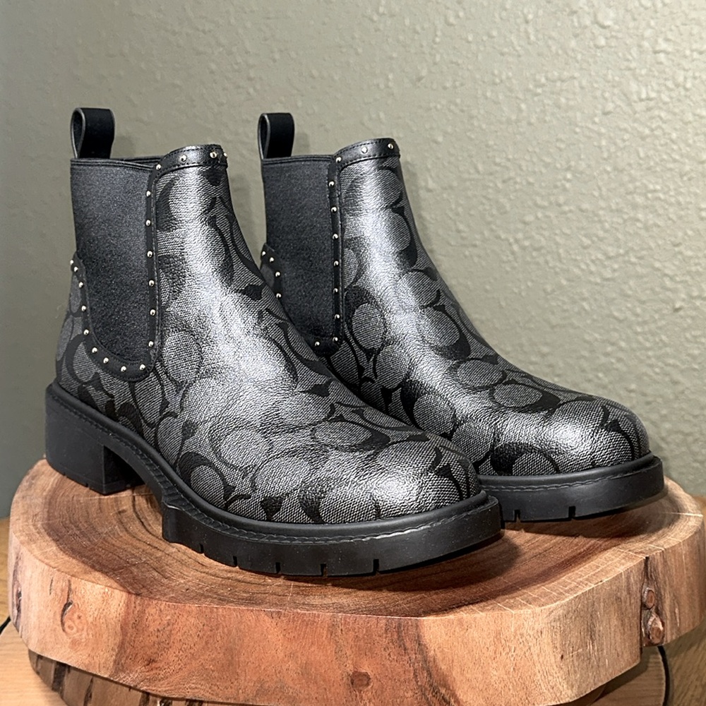 *NWT / Rare* COACH Lory Bootie - Picture 6 of 16